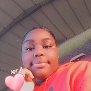 Meet your Posher, Amira